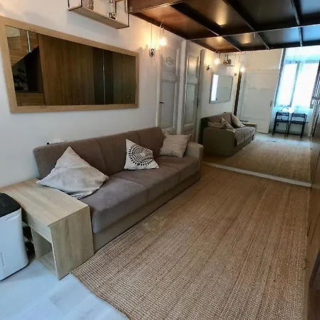 Esther With Ac Appartement