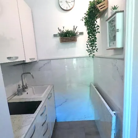 Esther Apartment *